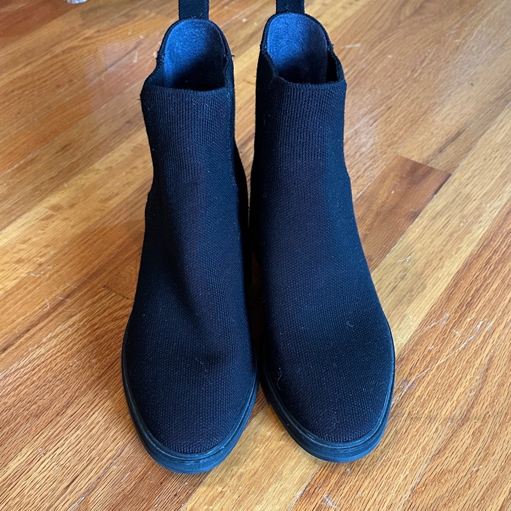 Black Rothy’s Boot size women’s 8